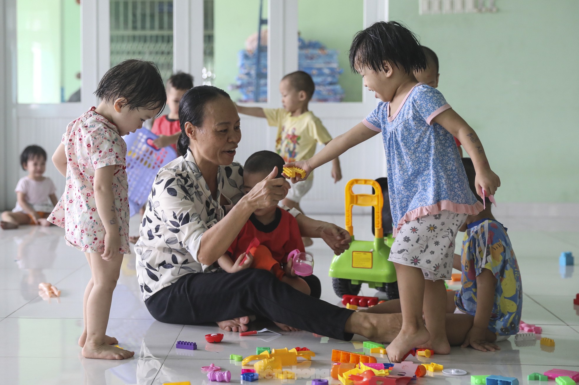 Cuộc sống trong ngôi nhà mới của những em bé bị bạo hành ở Mái ấm Hoa Hồng
