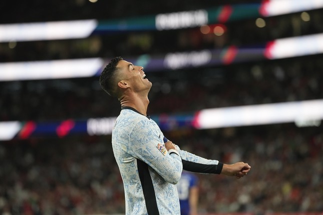 Ronaldo tuyên bố giành EURO ngang vô địch World Cup
